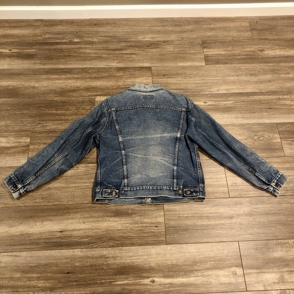 Vintage Levi's Trucker Jacket 42 Large Blue Jean Denim Pockets Button Front Men - Picture 3 of 14